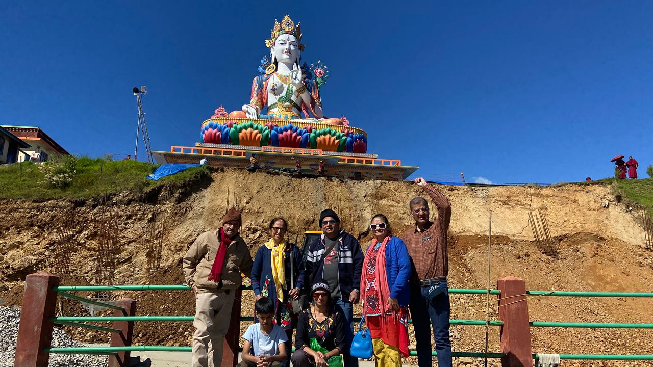 Happy travelers during a Go Tawang tour